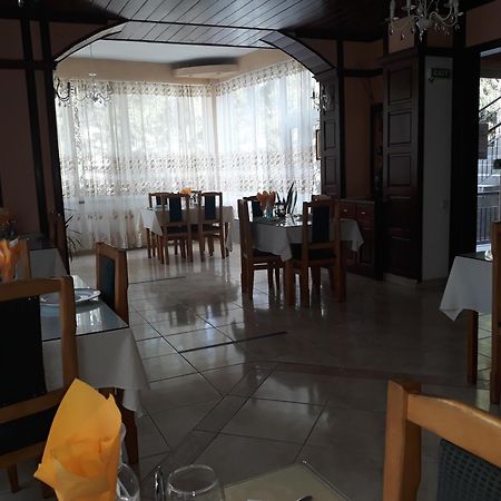 Hotel Alice ไบเลโอเลอเนชต์ ภายนอก รูปภาพ